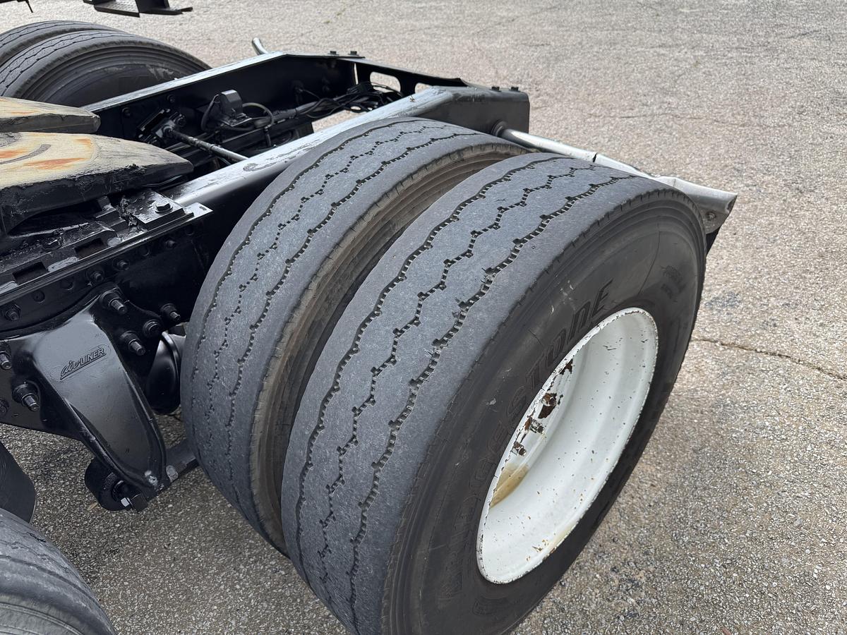 Used 2005 STERLING 9500