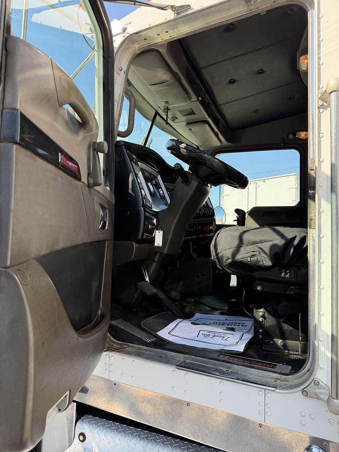 Used 2013 KENWORTH W900L