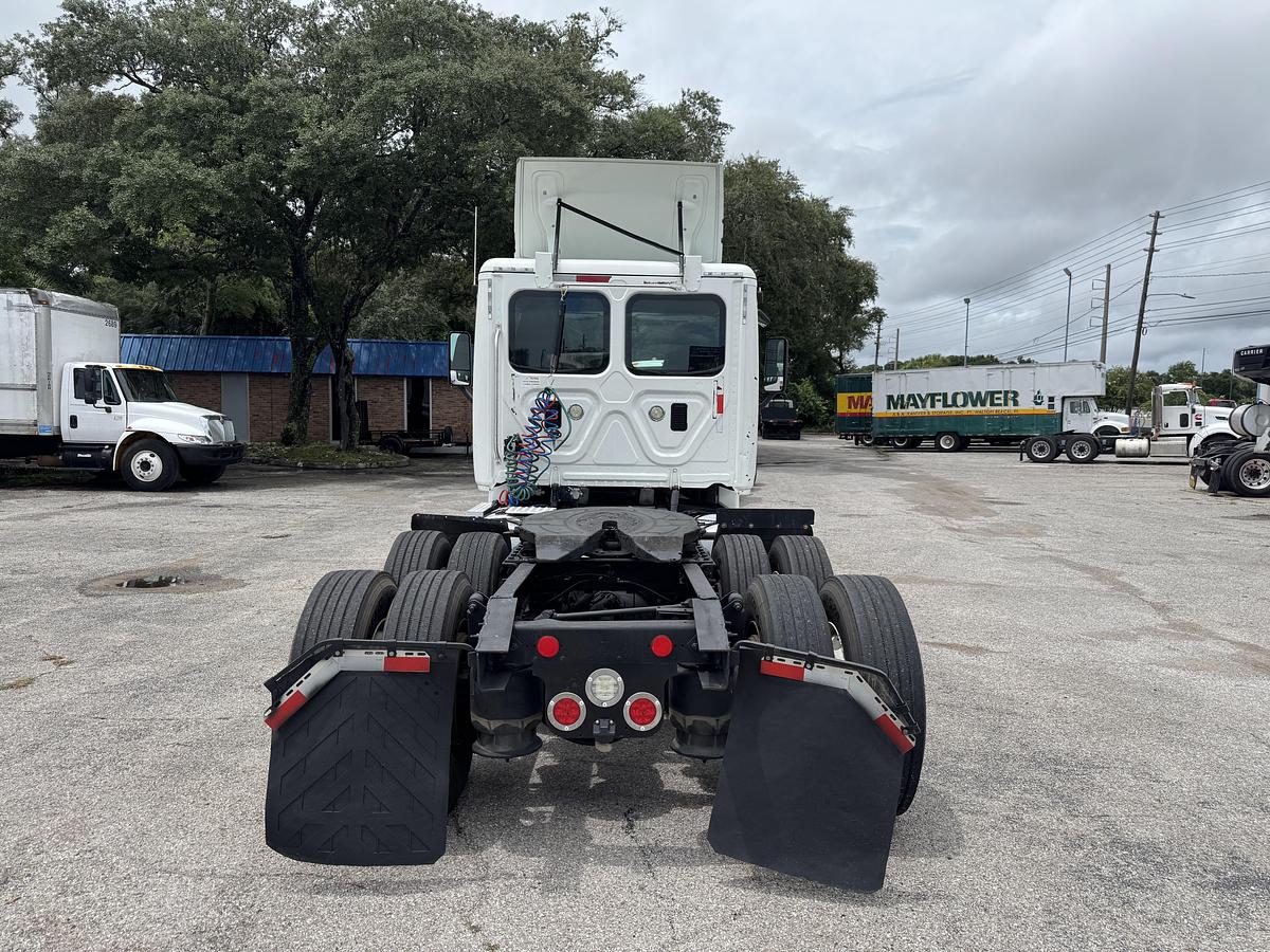 Used 2016 Freightliner® CASCADIA