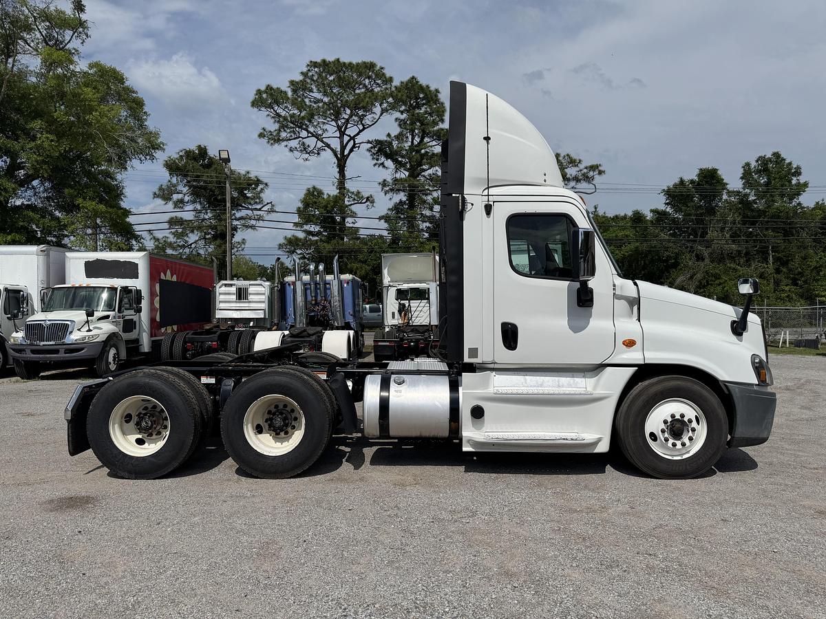 Used 2019 Freightliner® CASCADIA