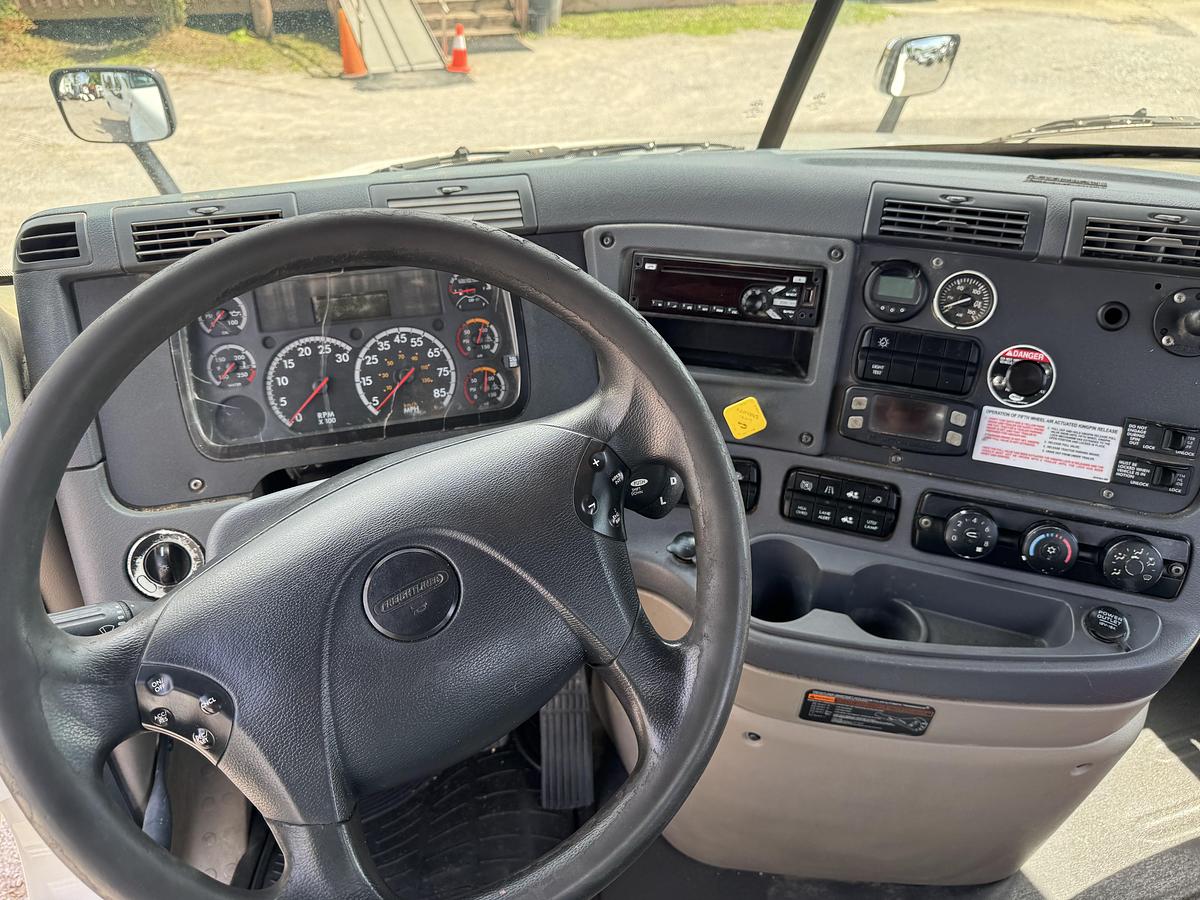 Used 2019 Freightliner® CASCADIA