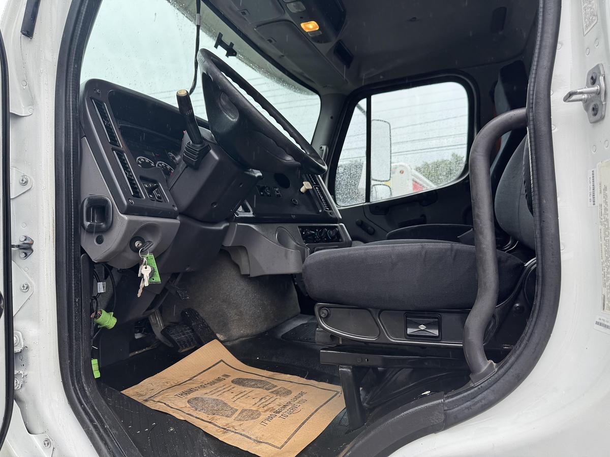 Used 2014 Freightliner® 114SD