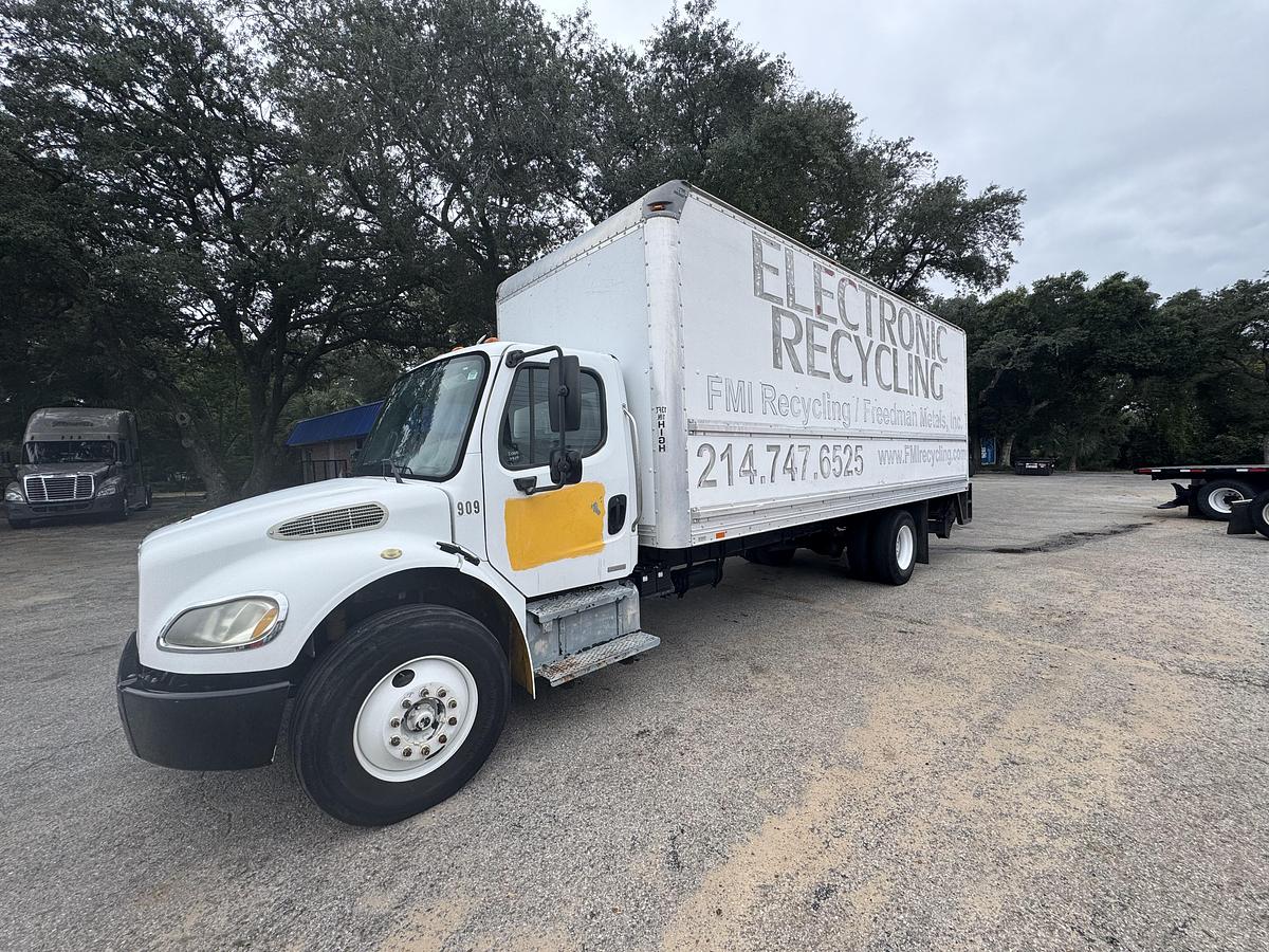 Used 2006 Freightliner® M2 106