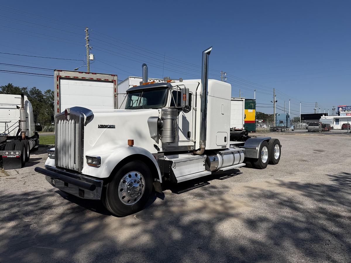 Used 2013 KENWORTH W900L