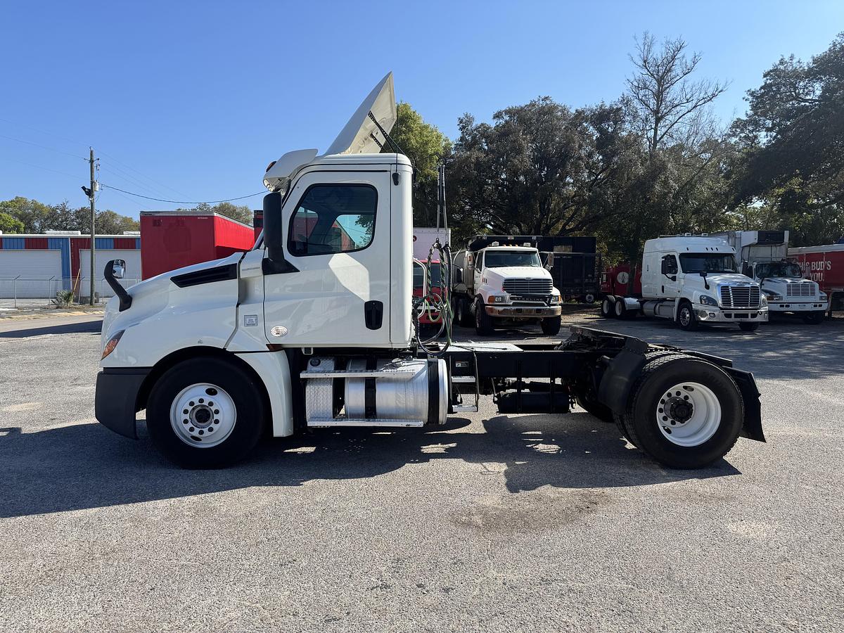 Used 2018 Freightliner® CASCADIA 126
