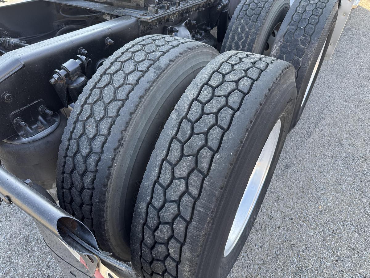 Used 2013 Freightliner® CASCADIA