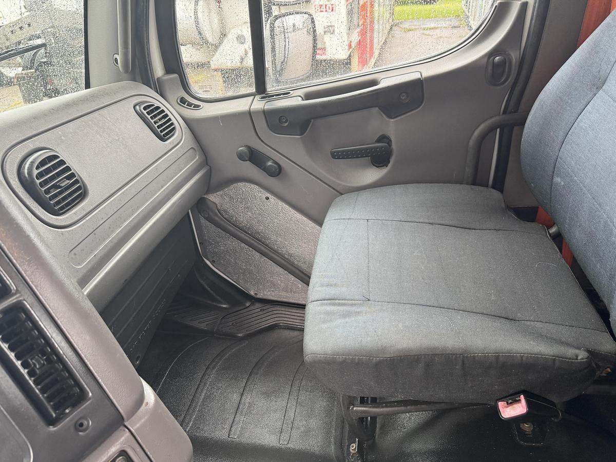 Used 2014 Freightliner® 114SD