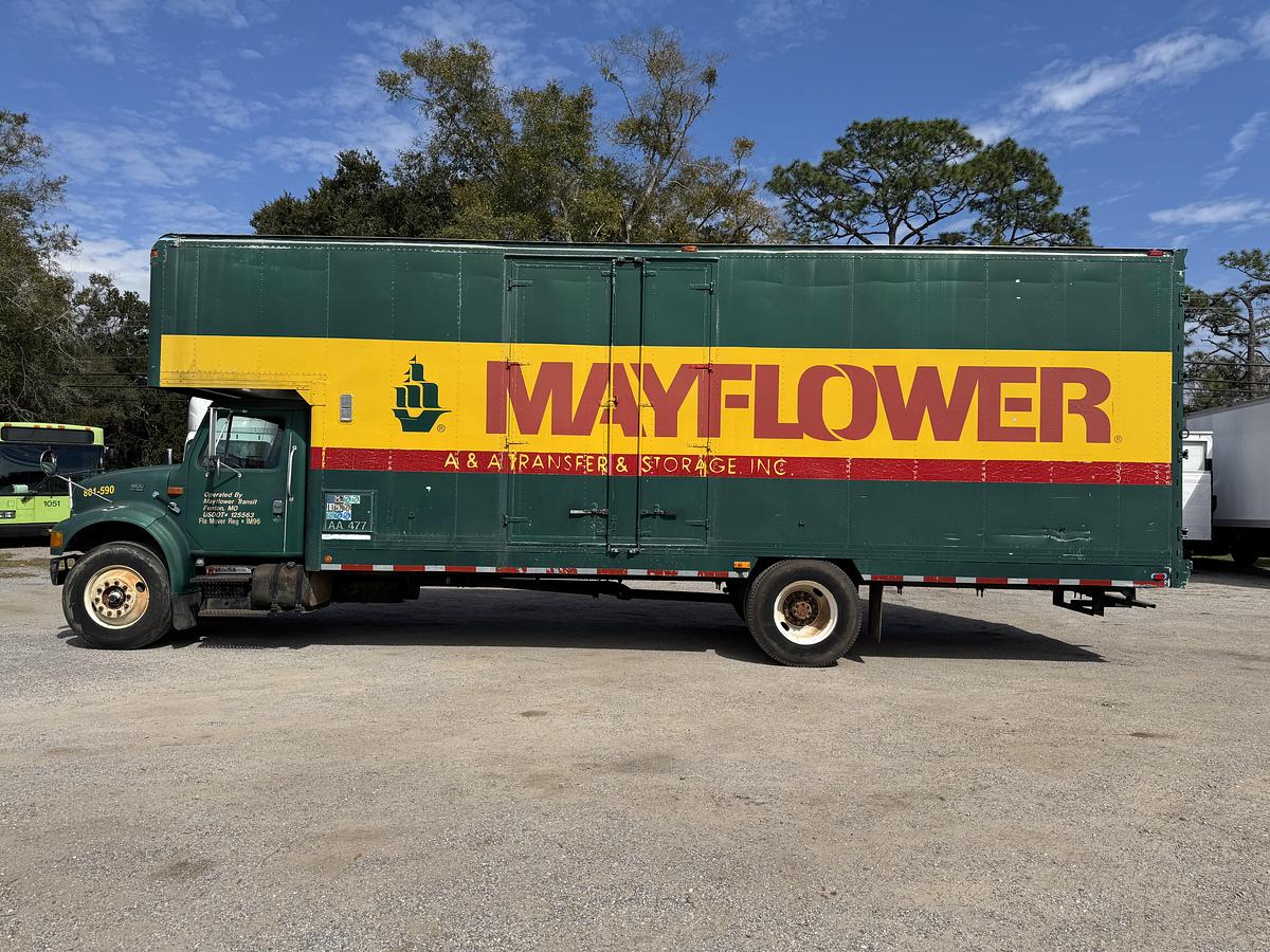 Used 2000 INTERNATIONAL 4900