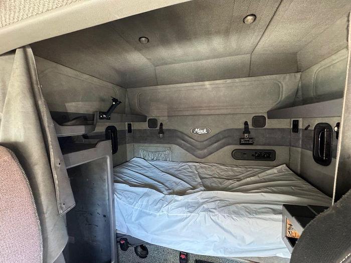 Used 2013 MACK CXU 613