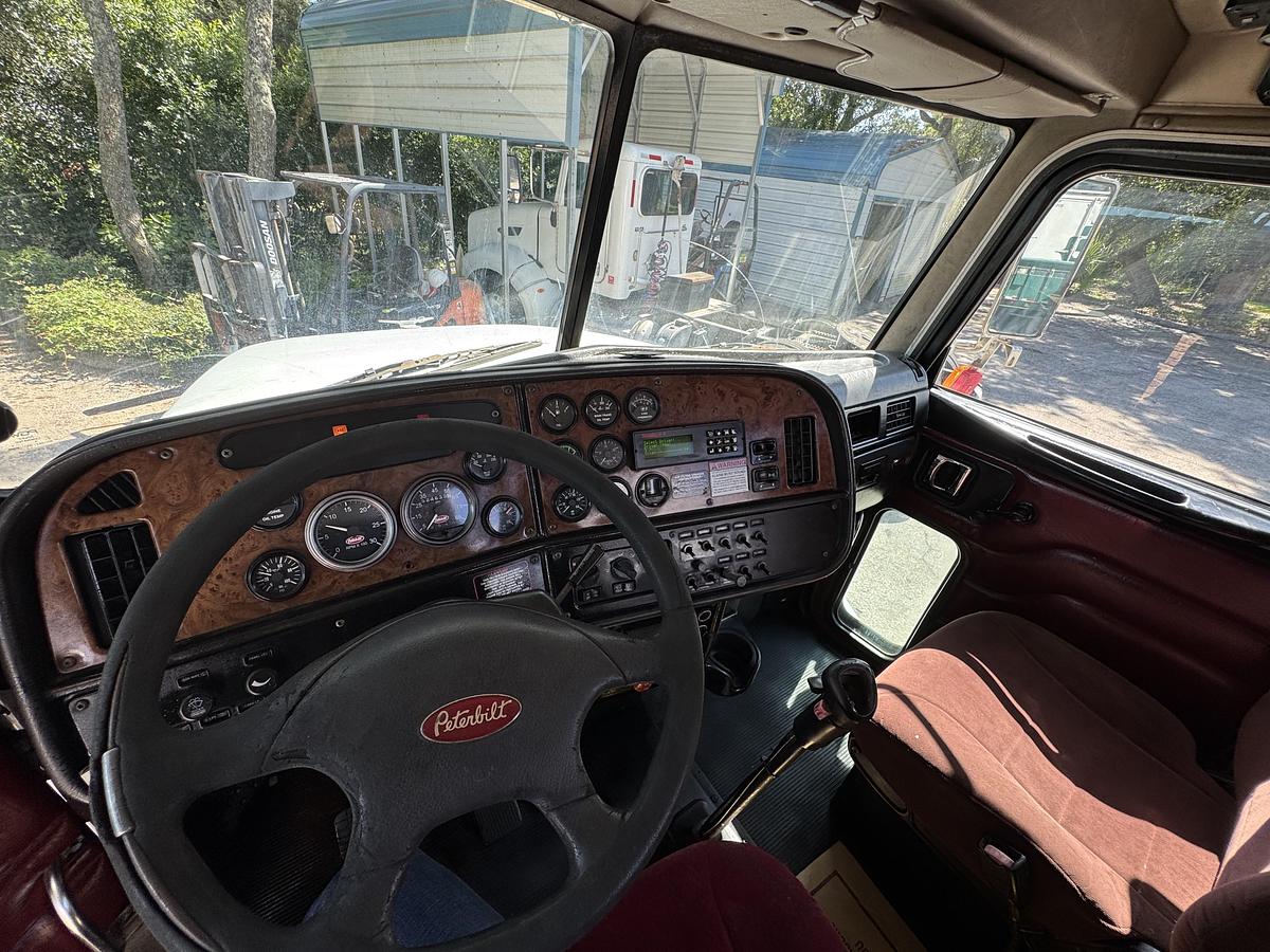 Used 2006 Peterbilt 385