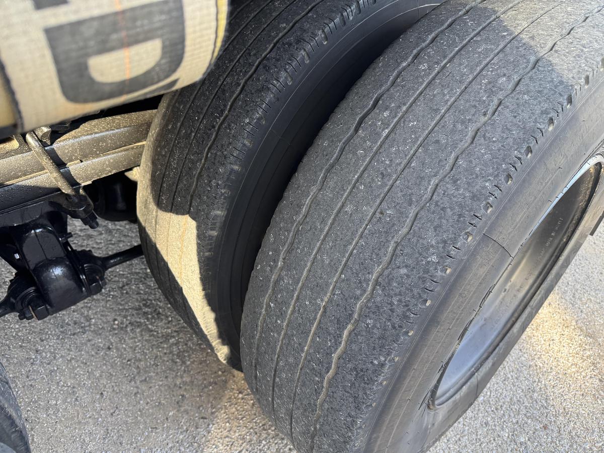 Used 2006 STERLING LT9513