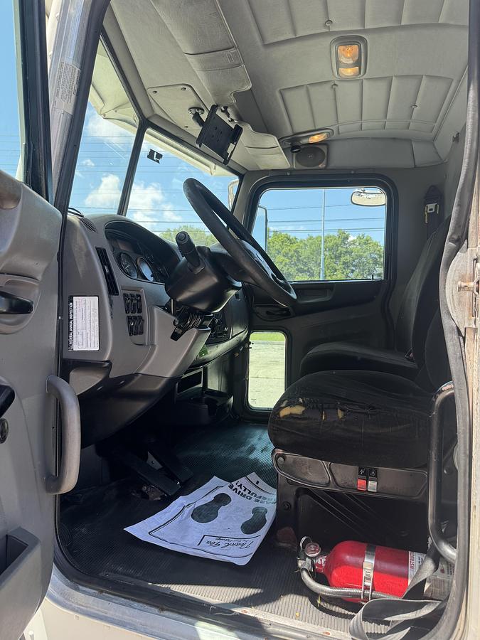 Used 2012 PETERBILT 330