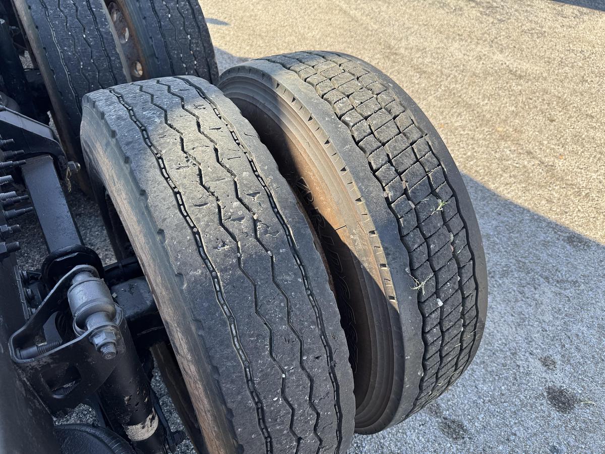 Used 2012 VOLVO VNM 64T