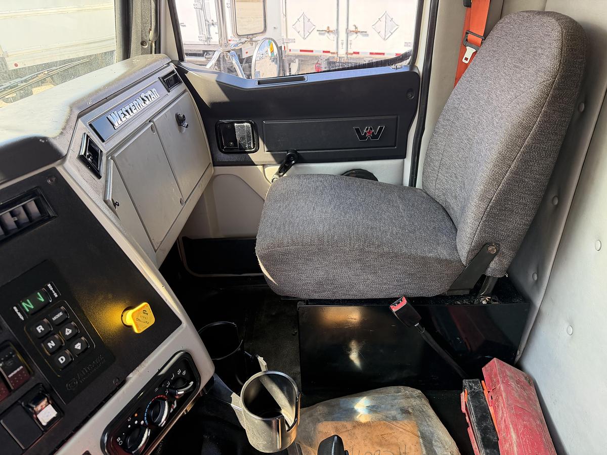 Used 2016 WESTERN STAR 4700SF