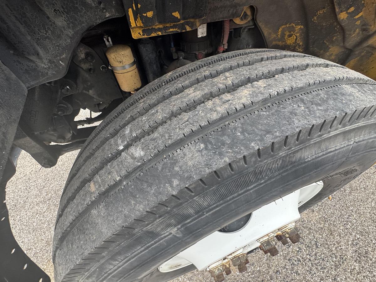 Used 2006 Freightliner® M2 106