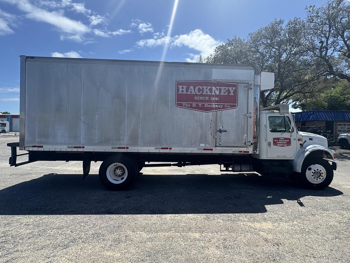 Used 2001 INTERNATIONAL 4700