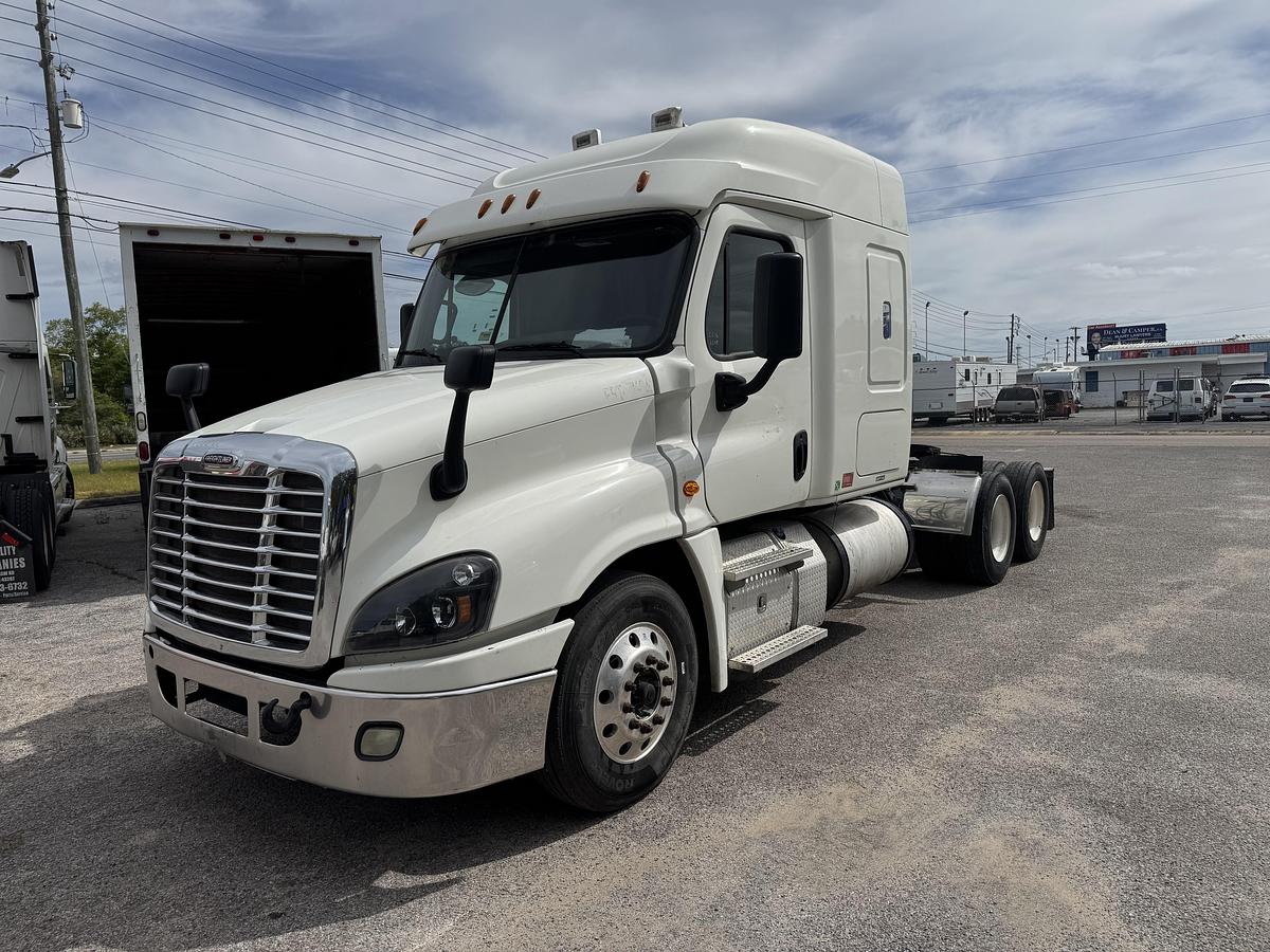 Used 2016 Freightliner® CASCADIA