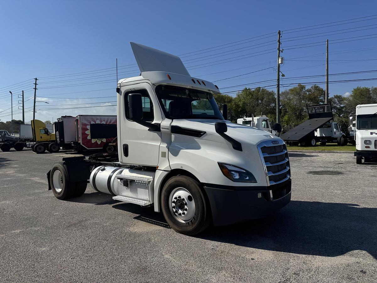 Used 2018 Freightliner® CASCADIA 126
