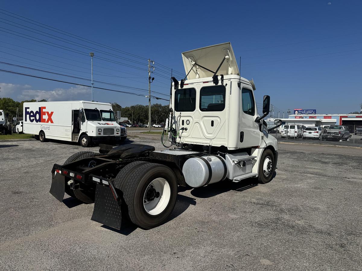 Used 2018 Freightliner® CASCADIA 126