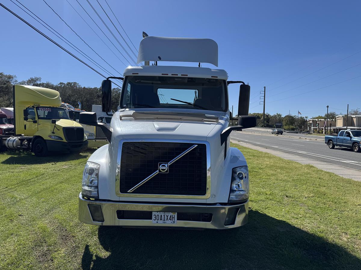 Used 2016 VOLVO VNL
