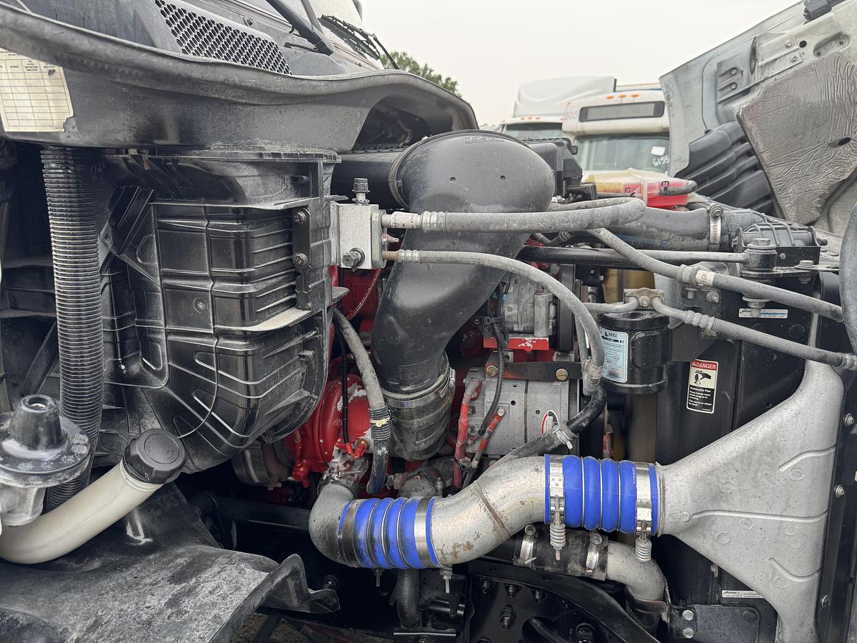 Used 2016 Freightliner® CASCADIA