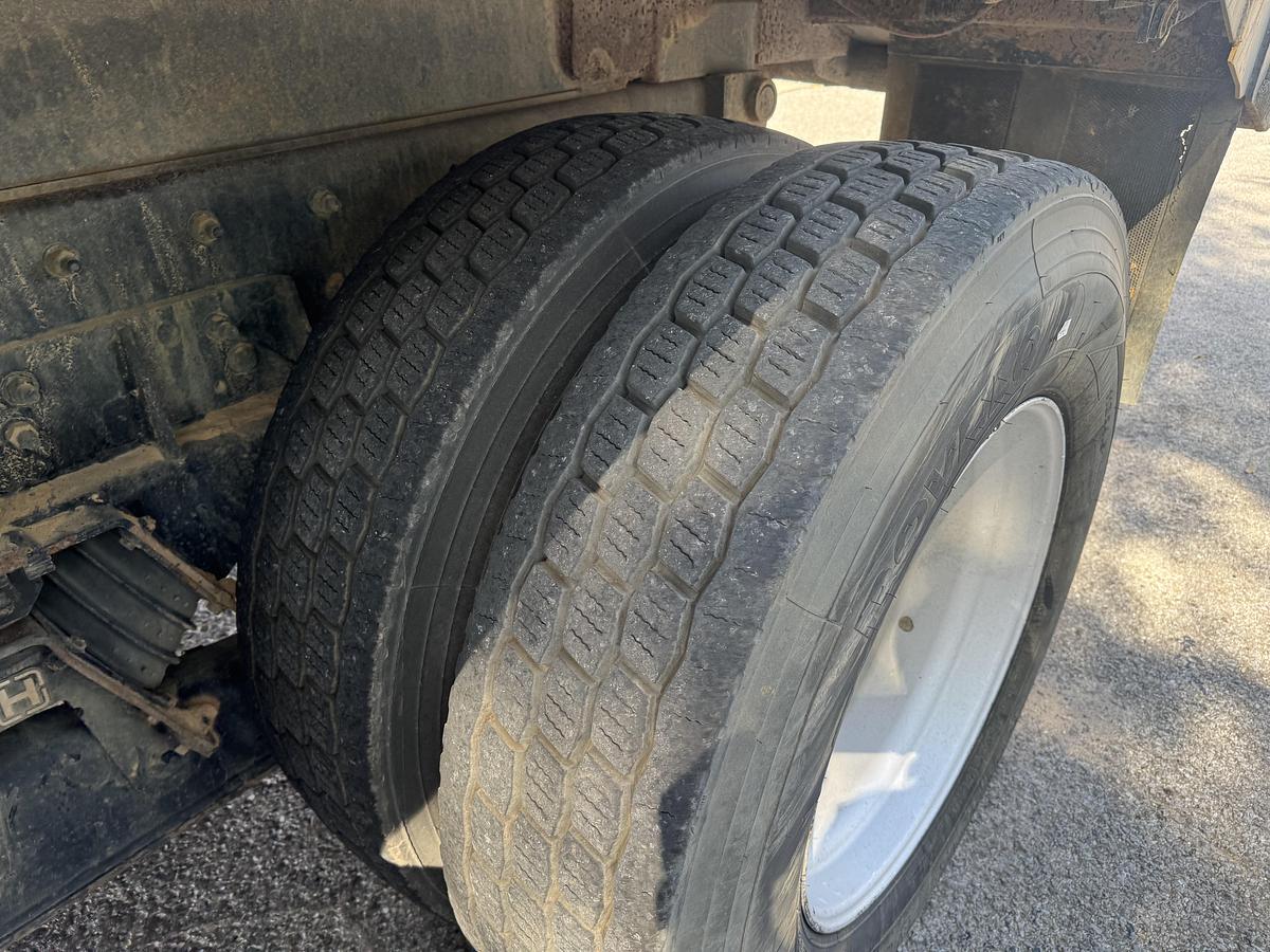 Used 2006 STERLING LT9500