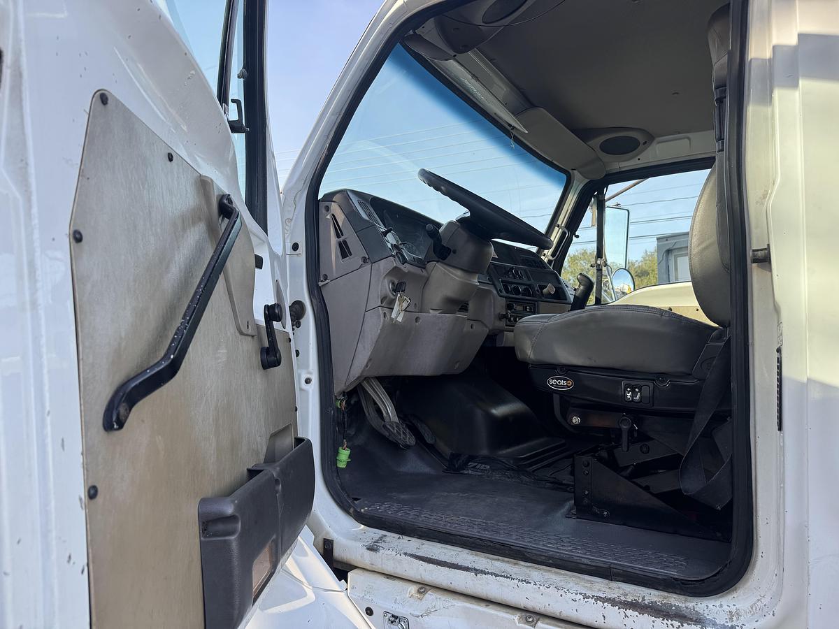 Used 2006 STERLING LT9513