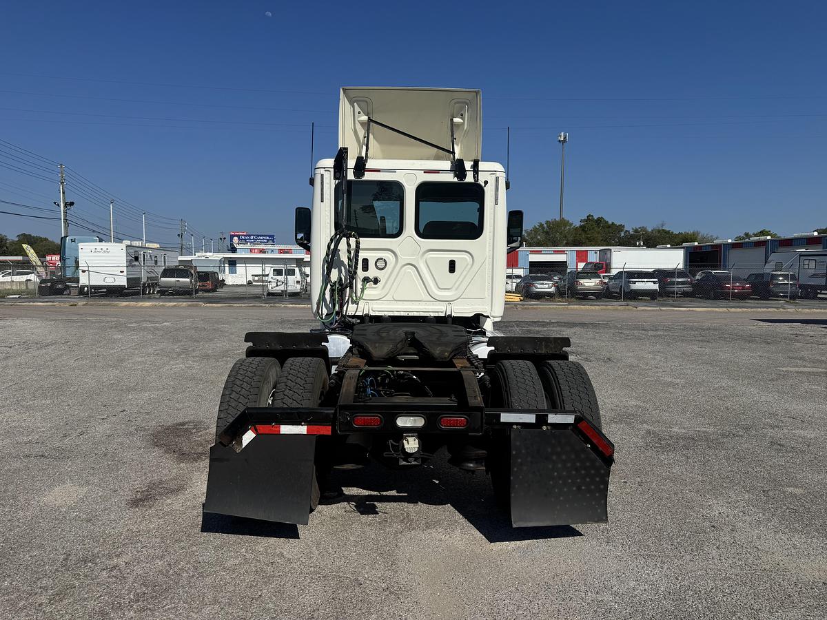 Used 2018 Freightliner® CASCADIA 126