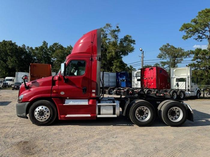 Used 2019 Freightliner® Cascadia®