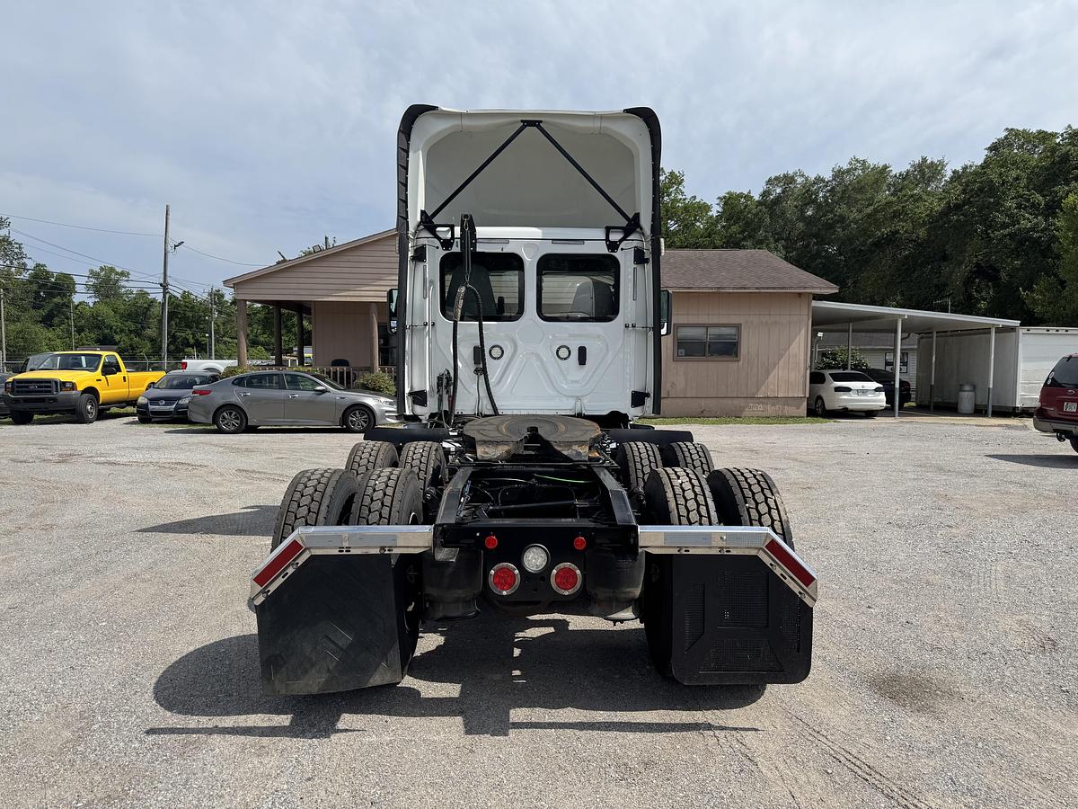 Used 2019 Freightliner® CASCADIA