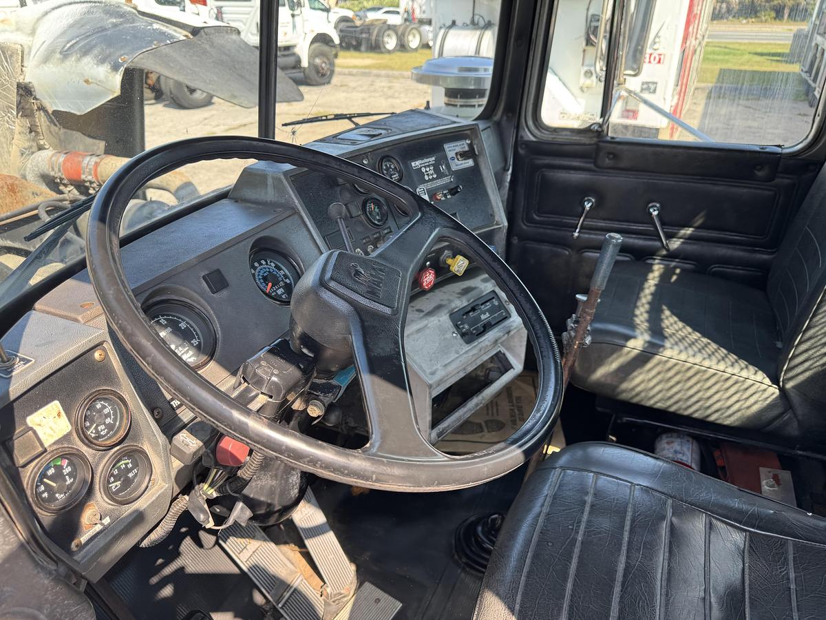 Used 1990 MACK RD 688S