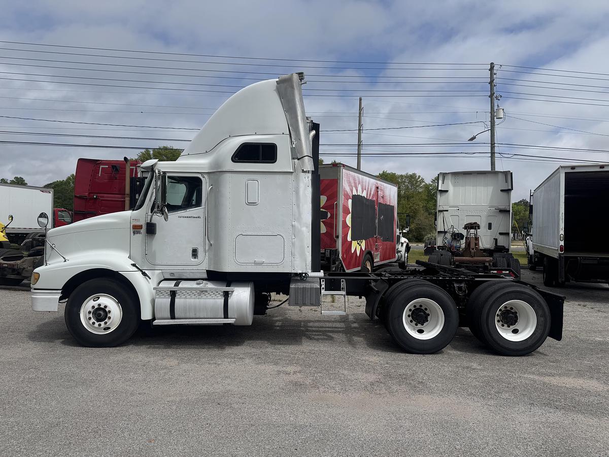 Used 2002 International® 9200i