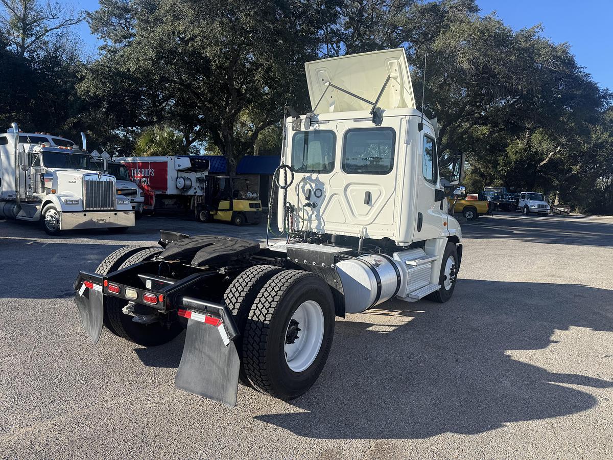 Used 2019 Freightliner® CASCADIA