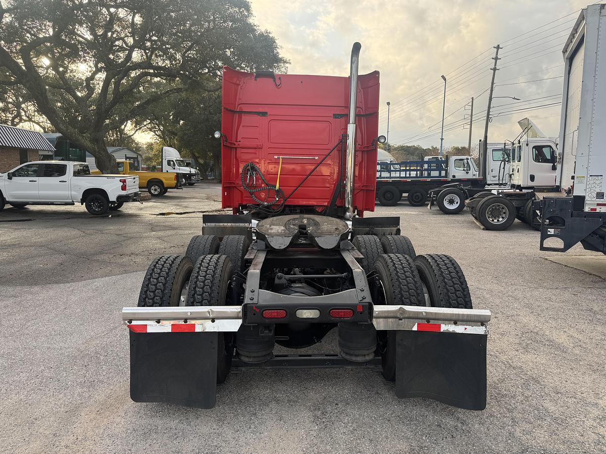 Used 2013 VOLVO VNL 64T