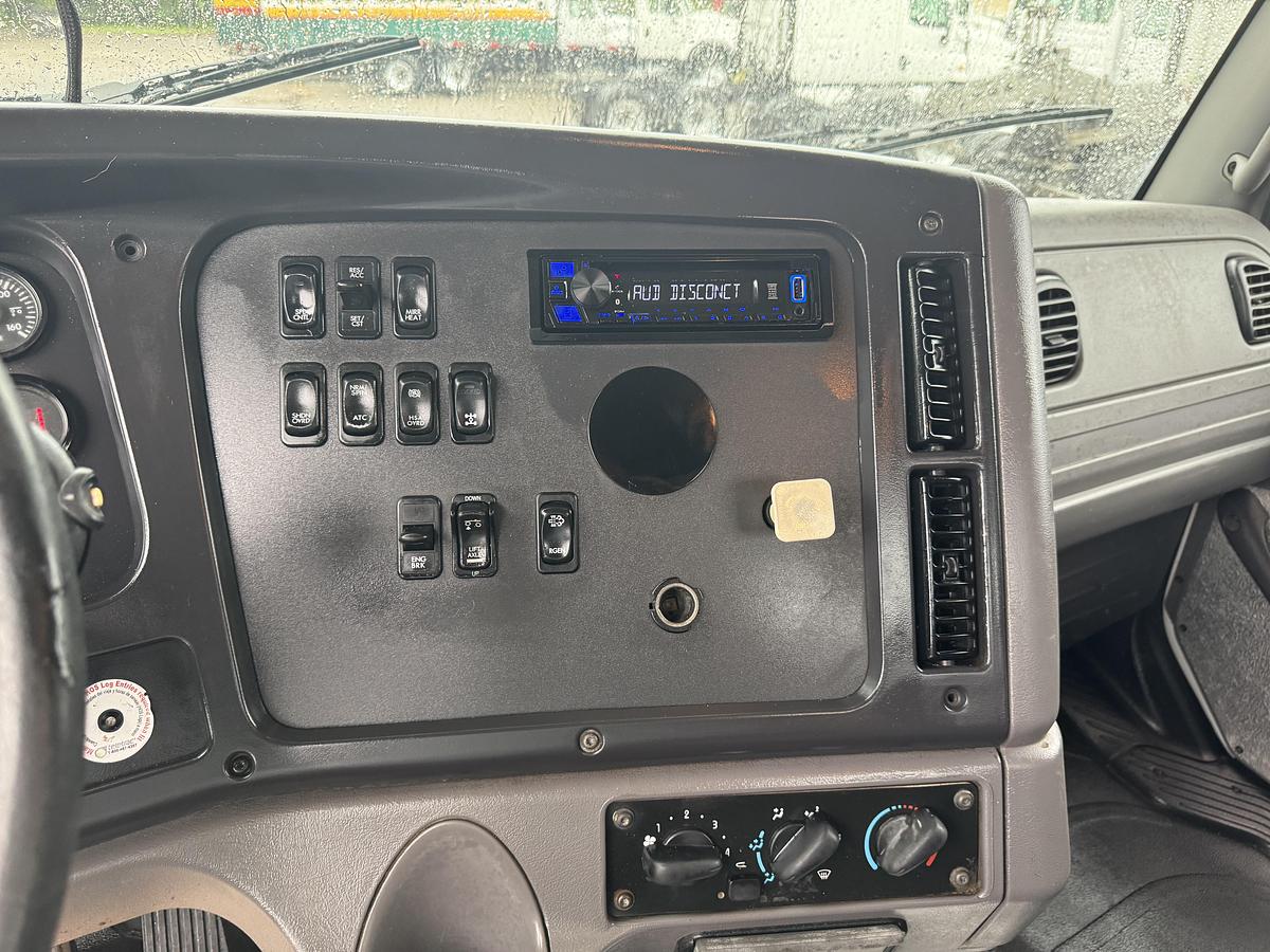 Used 2014 Freightliner® 114SD