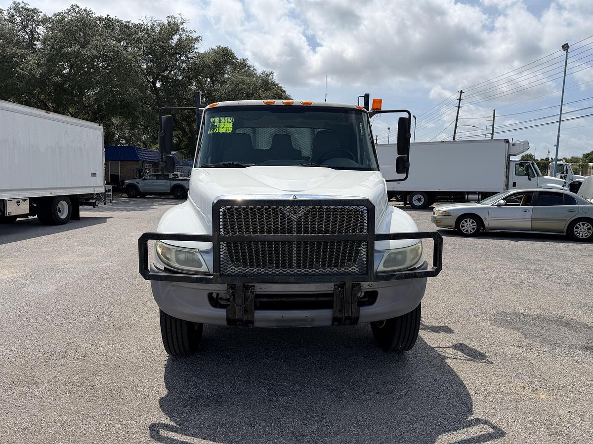 Used 2004 INTERNATIONAL 4300