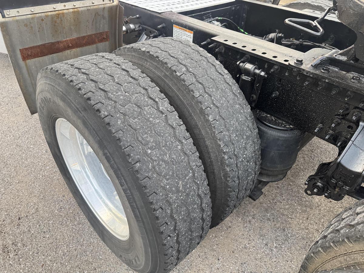 Used 2013 VOLVO VNL 64T