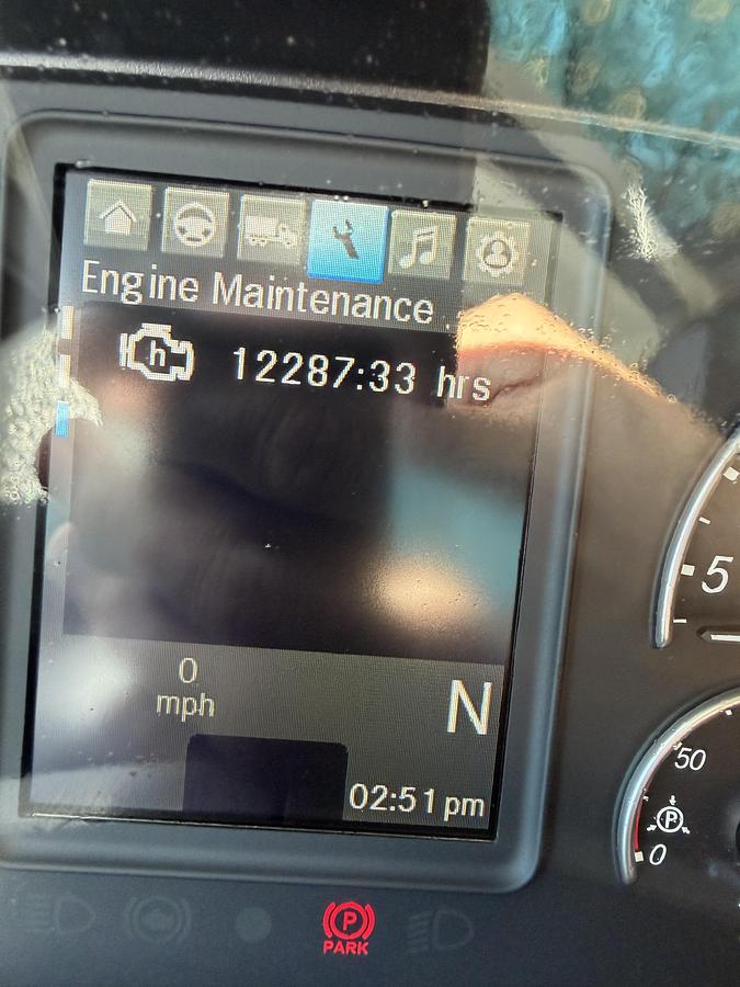 Used 2019 Freightliner CASCADIA 126