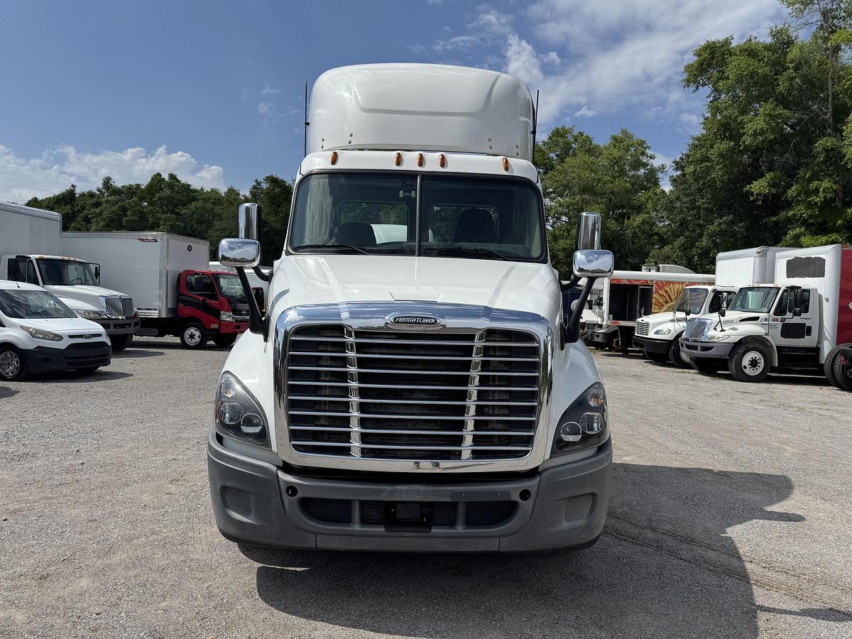 Used 2019 Freightliner® CASCADIA