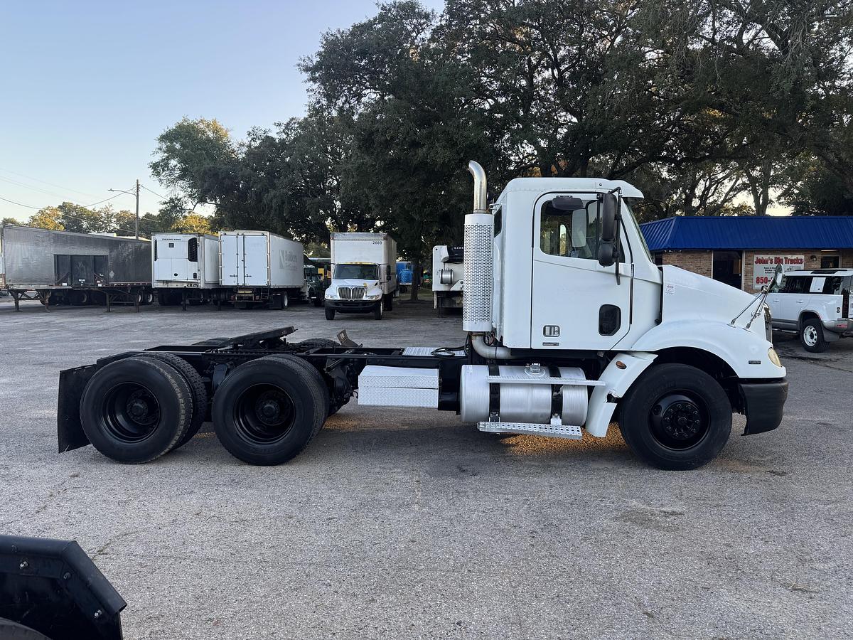 Used 2005 Freightliner® COLUMBIA