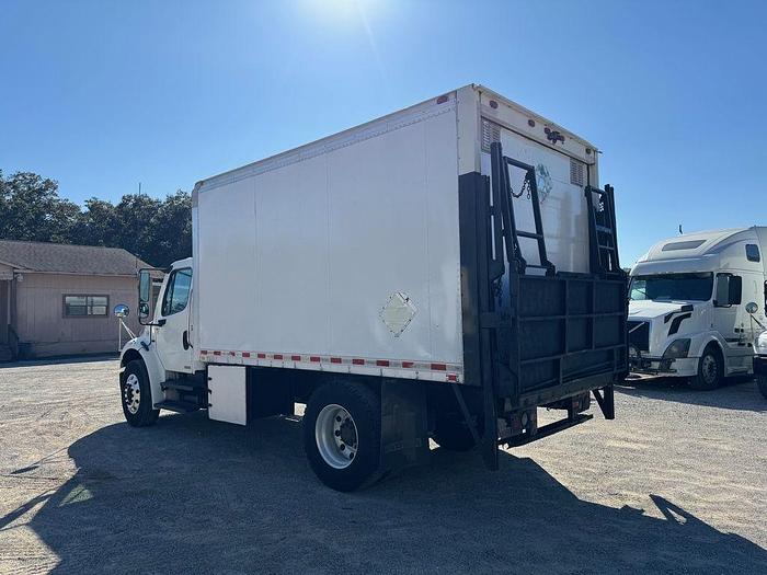 Used 2007 FREIGHTLINER M2 106