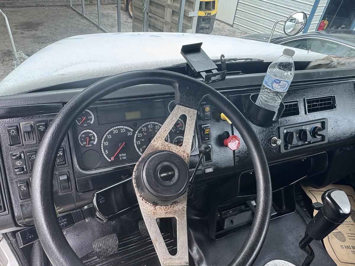 Used 2004 Freightliner® FL112