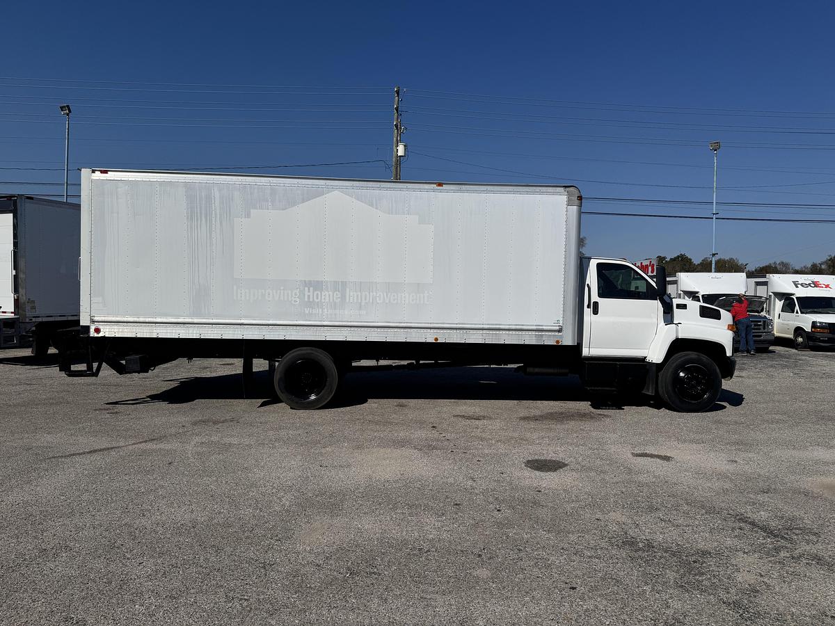 Used 2005 CHEVROLET C6500