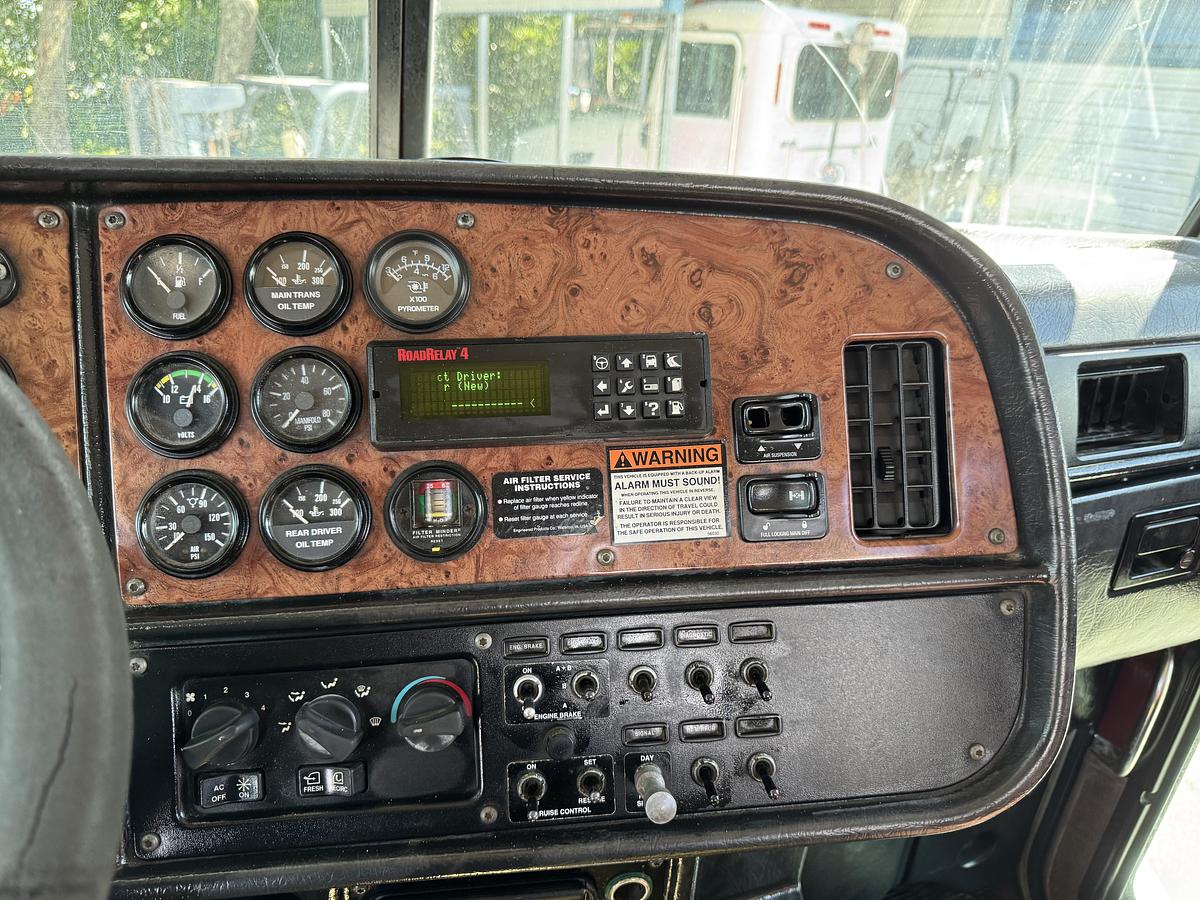 Used 2006 Peterbilt 385