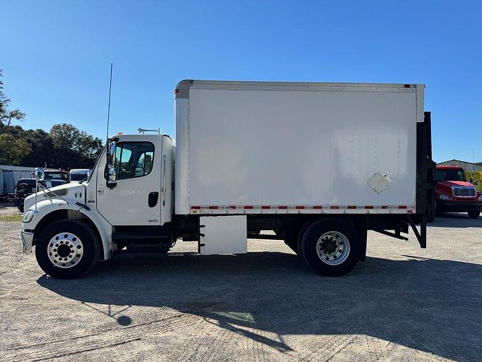 Used 2007 FREIGHTLINER M2 106