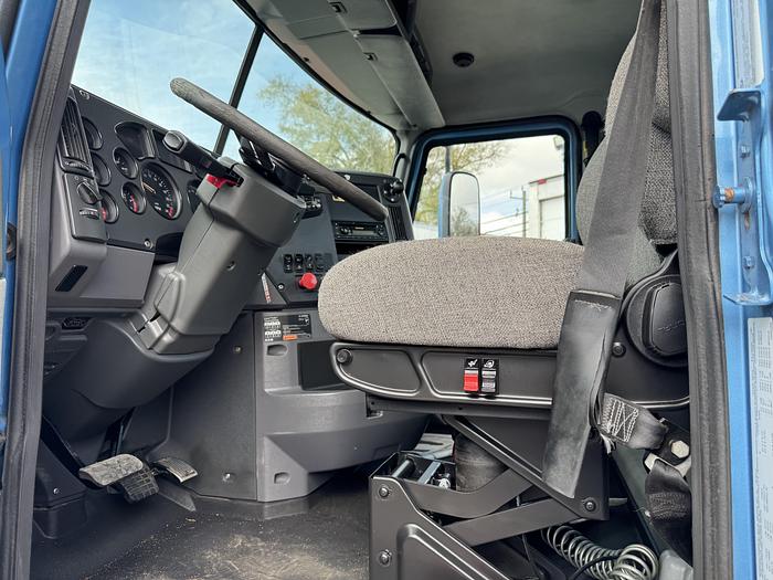 Used 2014 MACK CXU613