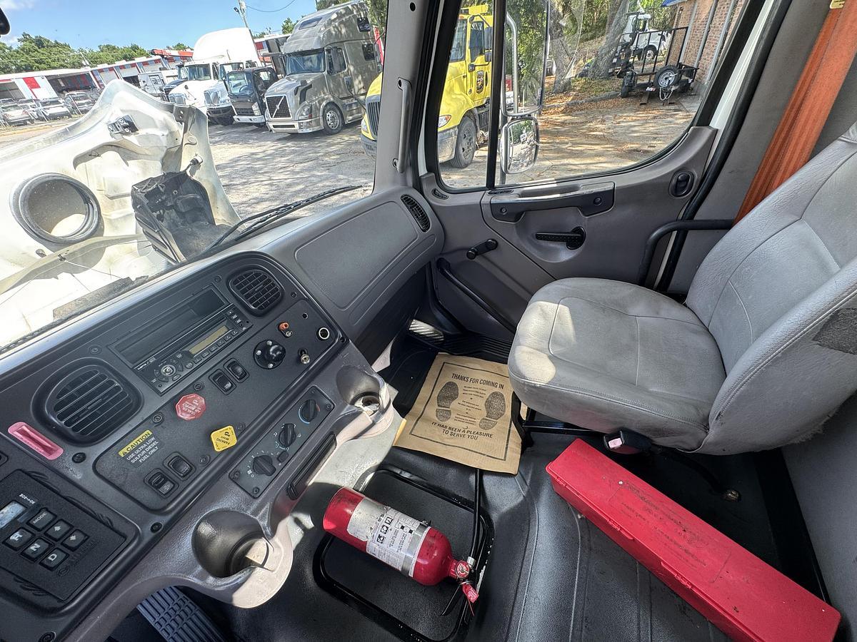 Used 2008 Freightliner® M2 106