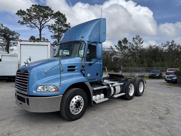 Used 2014 MACK CXU613