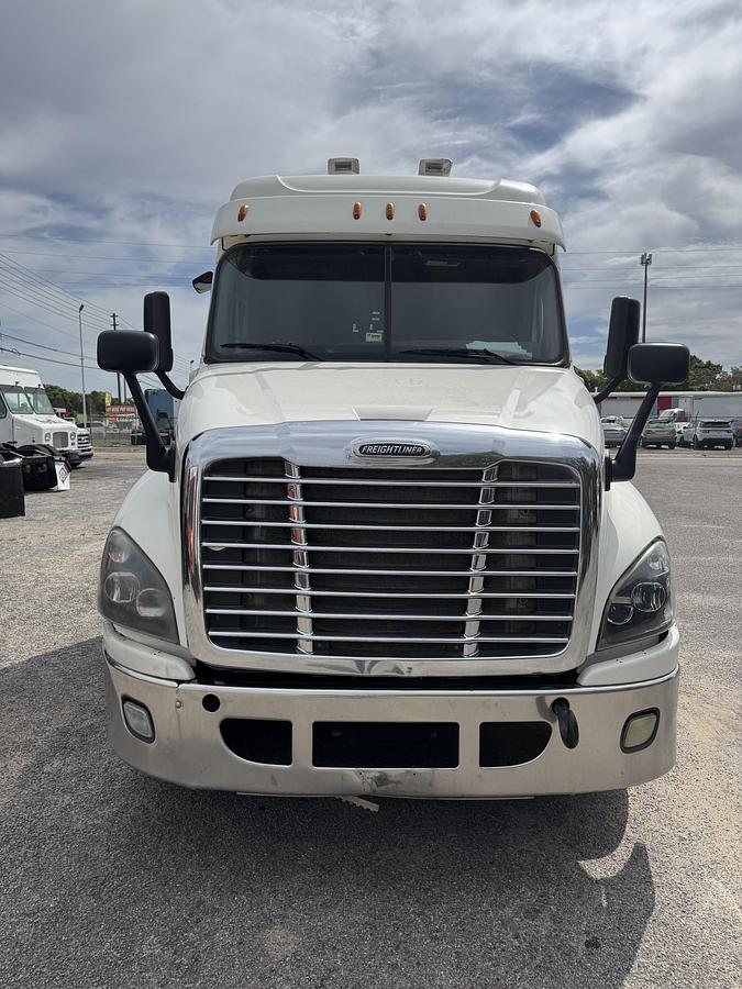 Used 2016 Freightliner® CASCADIA