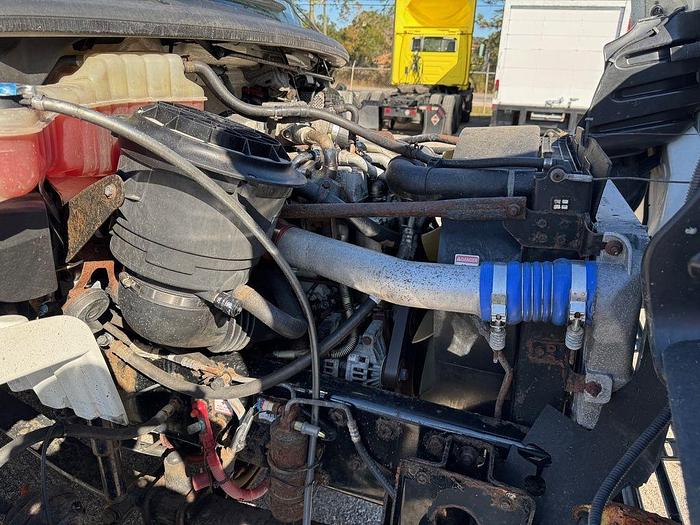 Used 2007 FREIGHTLINER M2 106